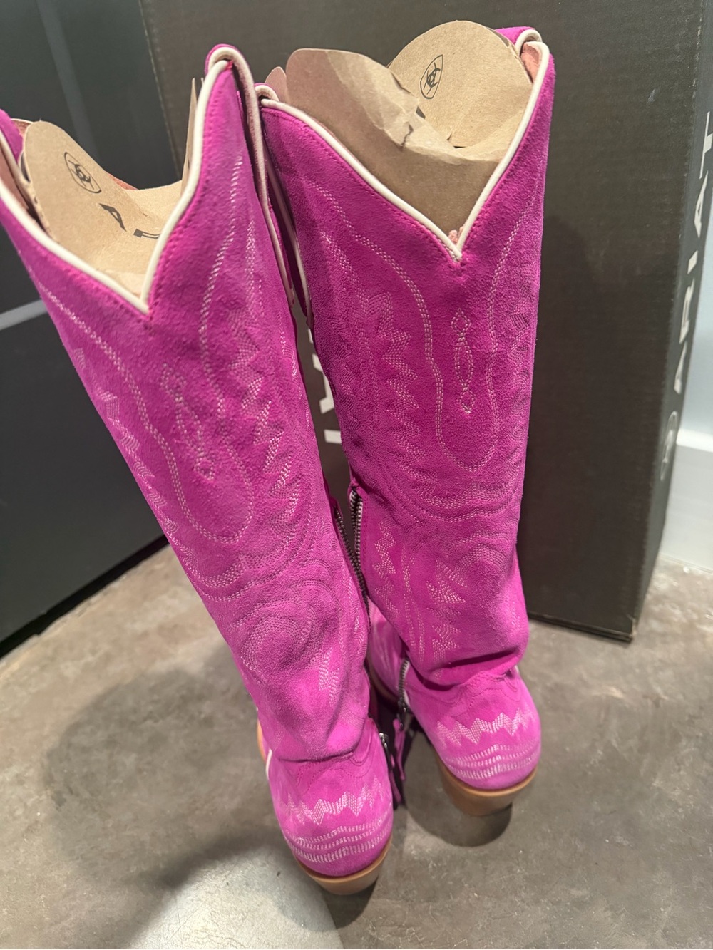 Ariat Casanova - Magenta Suede - Picture 2 of 4